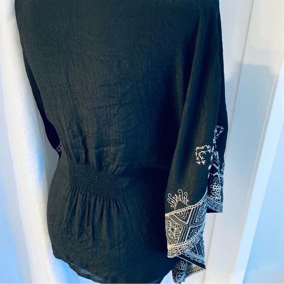Embroidered Tunic Top Sz: S - Picture 3 of 7